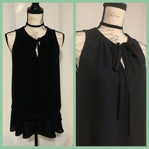 ❌SOLD.     Tie collar sleeveless top.